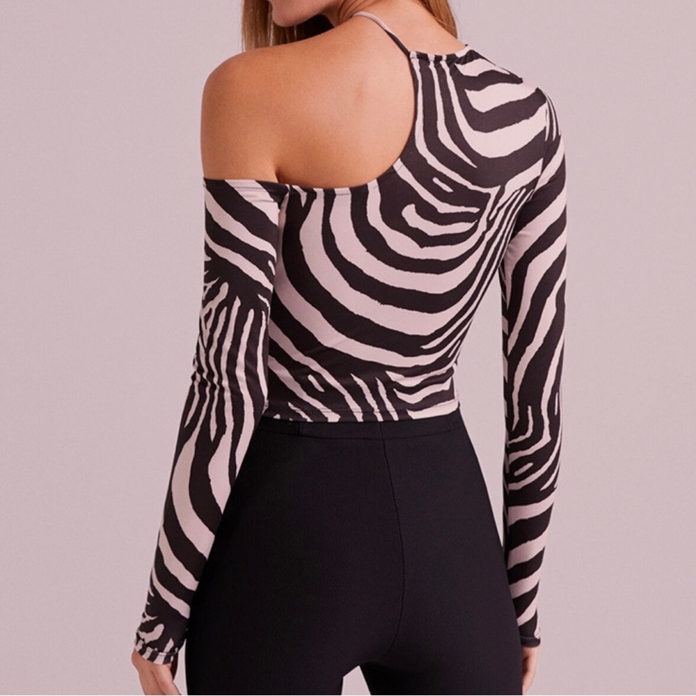 Zebra Cutout Top - Picture 3 of 4